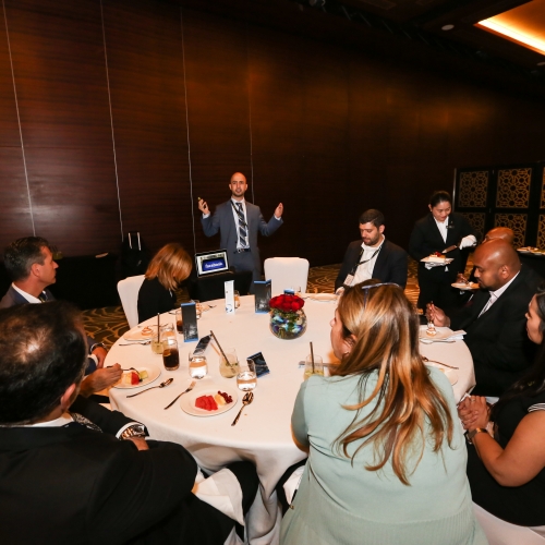 keynote-speaker-in-a-private-vip-luncheon-for-c-suite-and-senior-executives-in-gcc-region-dubai-2018-10