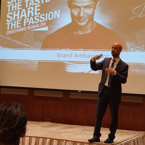 roland-abi-najem-speech-on-online-reputation-as-part-of-kuwait-digital-marketing-conference-in-jumairah-hotel-kuwait-6